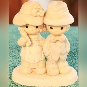 Precious Moments-"God Bless our Family"